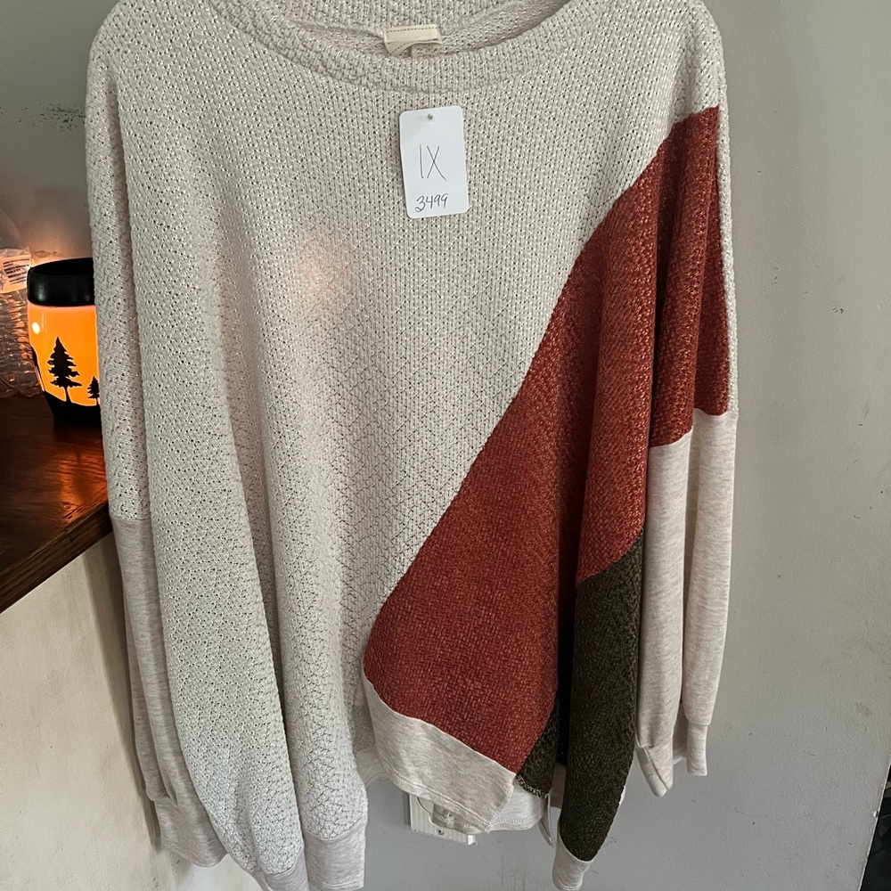 Boutique top - Picture 2 of 12